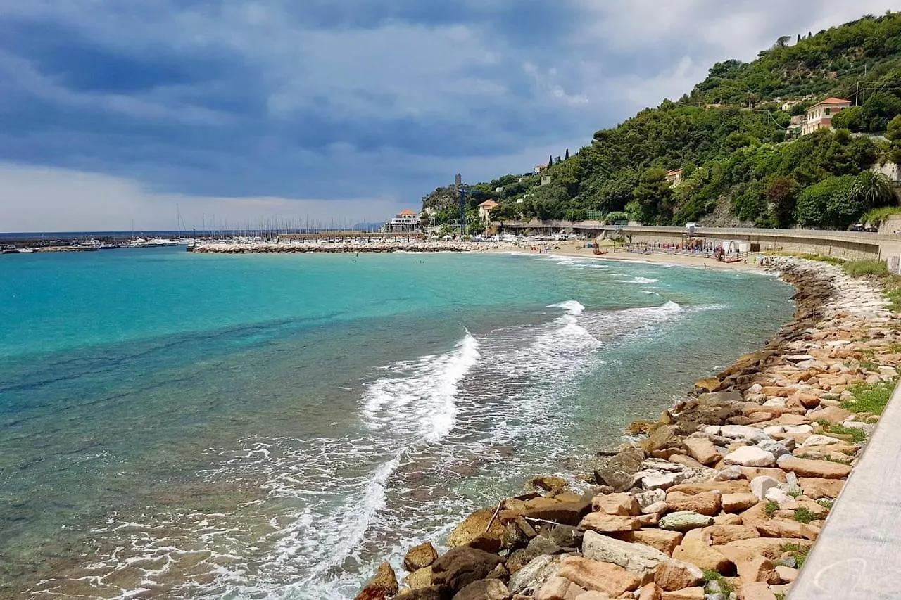 Hotel Del Golfo Finale Ligure 4*,  İtalya